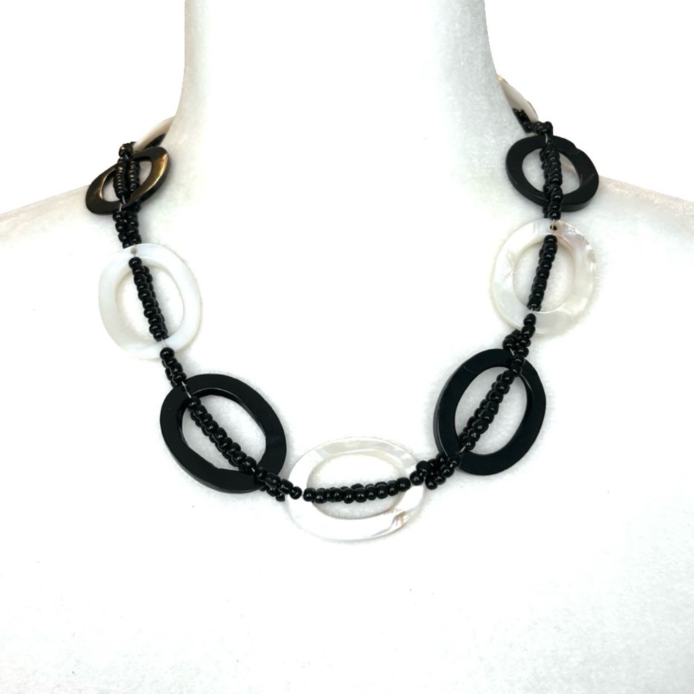 Open Oval Shell Disc Necklace with Seed Beads 20”